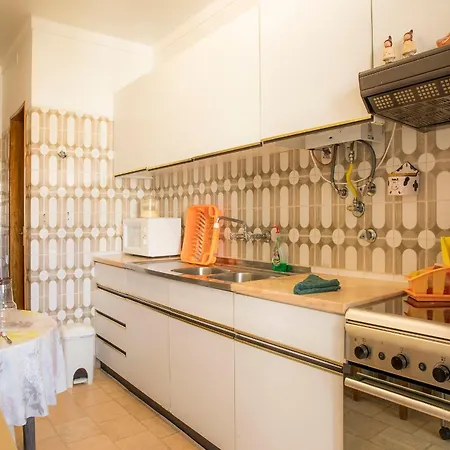 B32 - Apartment