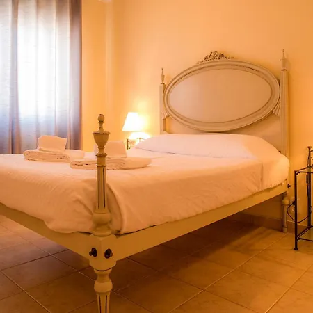 Apartment B32 -